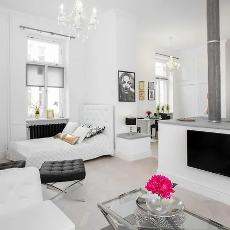 Center By Renters * ורשה