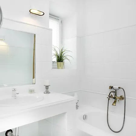 Center By Renters * Warszawa