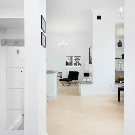 Center By Renters * ורשה